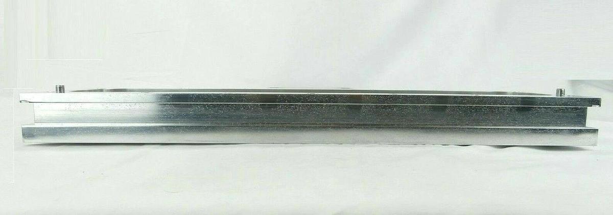 Used VAT 0200X-CA44 Pneumatic Slit Valve Unmarked Plasma-Therm Clusterlock Spare