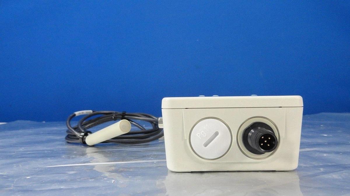 Used AMAT Applied Materials 0190-22570 Transponder with Antenna 0190-10813 Spare