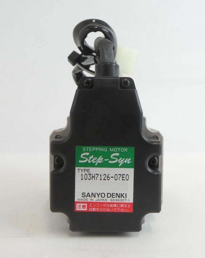 Sanyo Denki 103H7126-07E0 Stepping Motor Step-Syn Lot of 3 New Surplus