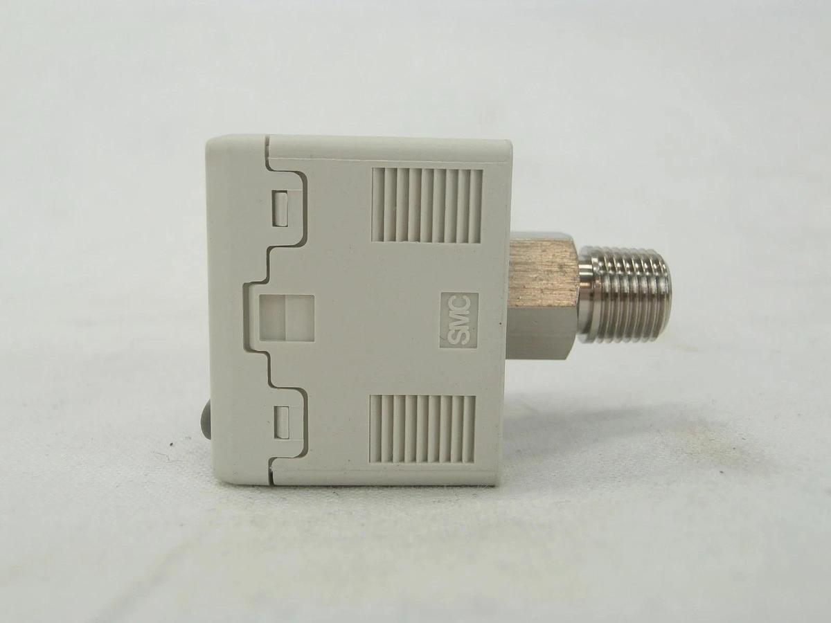 Used SMC ZSE30-01-25-M kPa Pressure Switch Reseller Lot of 32 Working Surplus