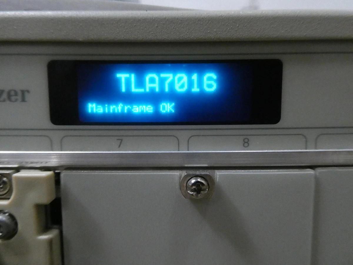 Used Tektronix TLA7016 Logic Analyzer Mainframe System TLA7BB4 TLA7S16 Working