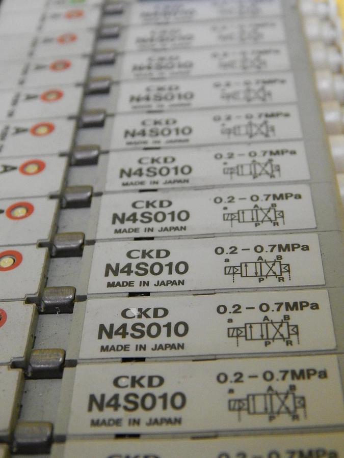 Used CKD N4S0-T56 16-Port Pnuematic Manifold OPP3-1H Lot of 2 Used Working