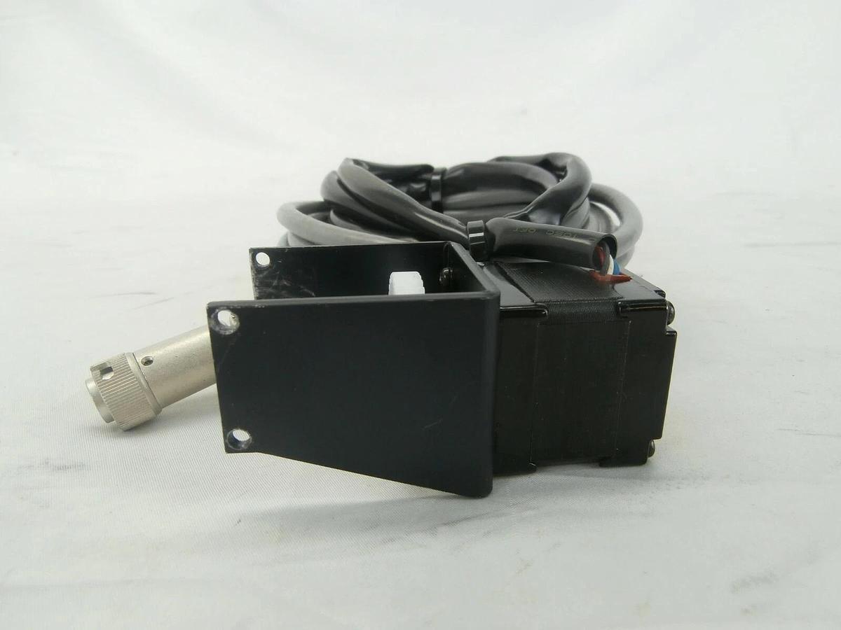 Used Oriental Motor UPX534M-A 5-Phase Stepping Motor VEXTA JEOL JWS-7555S SEM Working