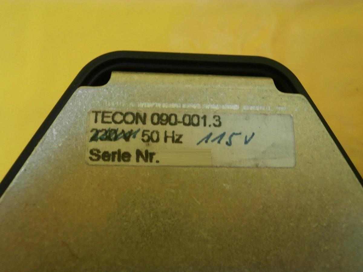 Used VAT TECON 090-001.3 650 Series Gate Valve Heater Controller and Elements Used