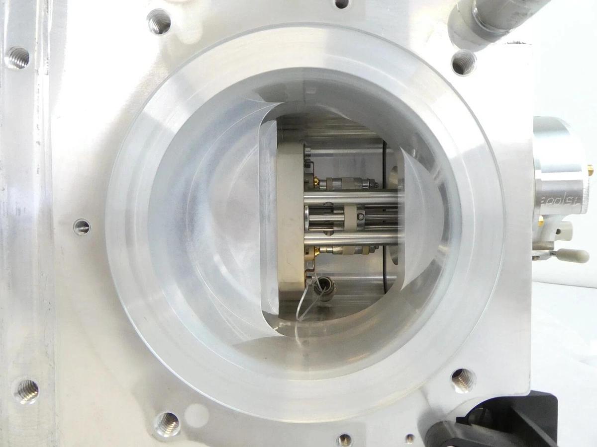 Used Waters 289005632 Xevo Q2 QTof Collision Column Quadrupole Time-of-Flight Surplus