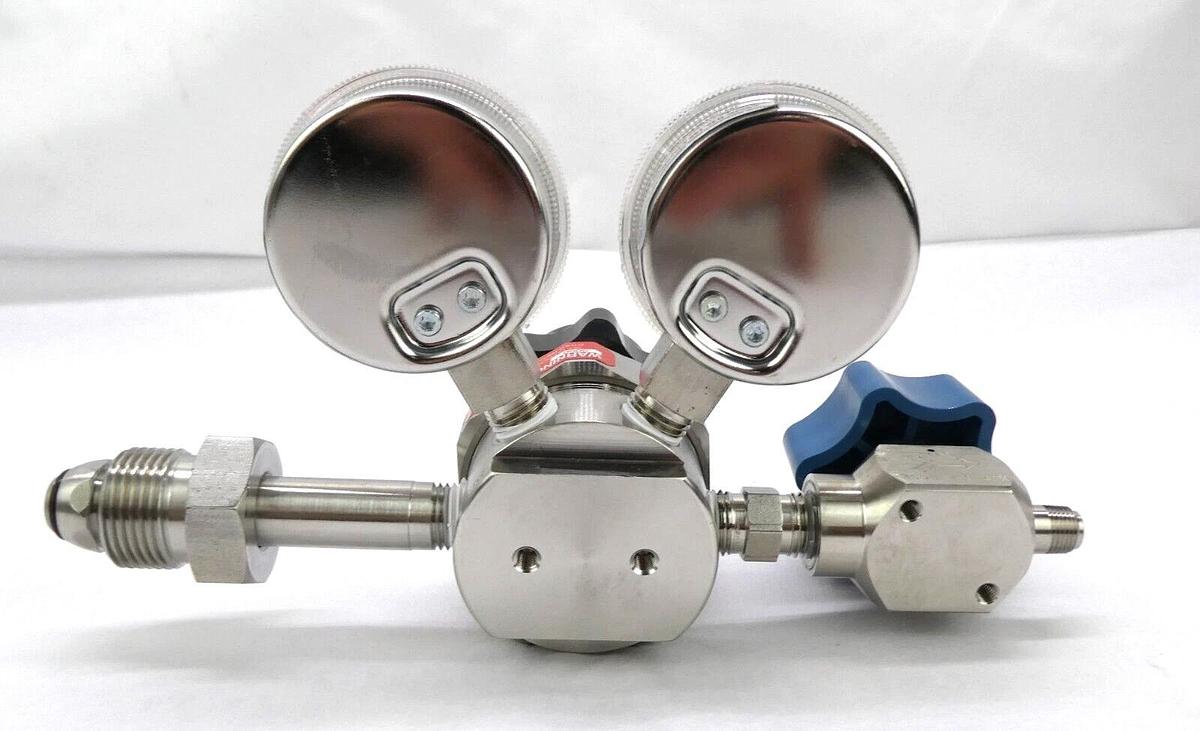 Matheson MREG-0975-XX High Purity Regulator SP-1387-580 Lot of 2 New Surplus