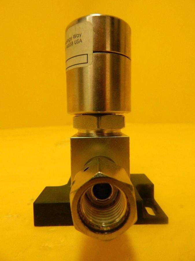Used APTech AP3550S 2PW FV4 FV4 Springless Diaphragm Valve Lot of 2 Used Working