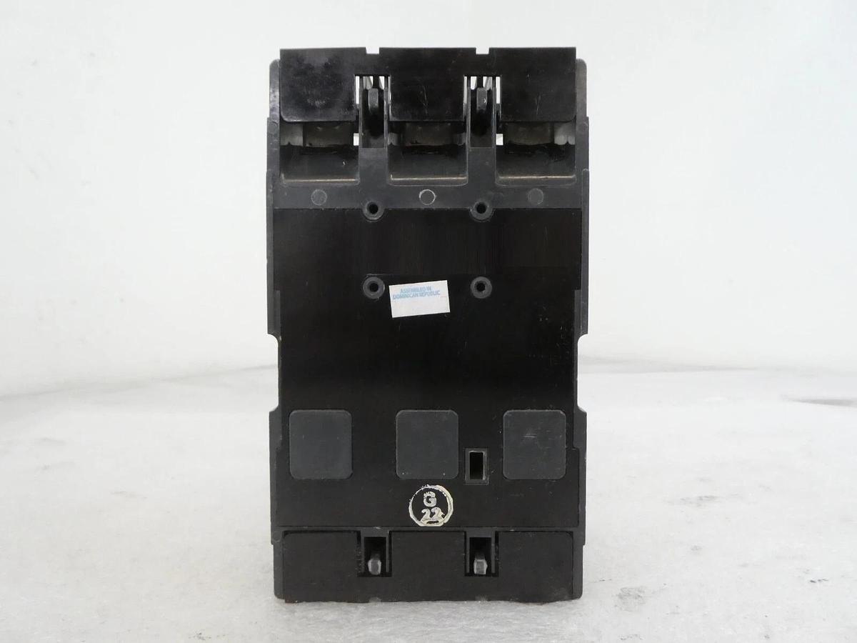Used Eaton JGE3250NN Industrial Circuit Breaker J250E 69D2551G10 Lot of 2 Working