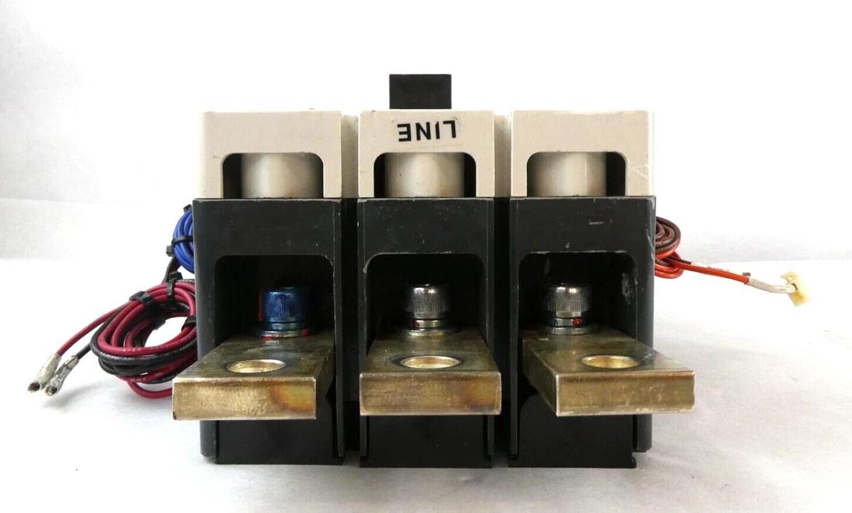 Used Eaton 69D4630G03 L630E 3-Pole Industrial Circuit Breaker LGE3630NN Working
