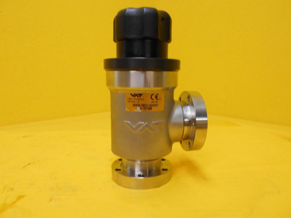 Used VAT 28332-GE01-0002 Manual Right Angle Vacuum Valve UHV Used Working