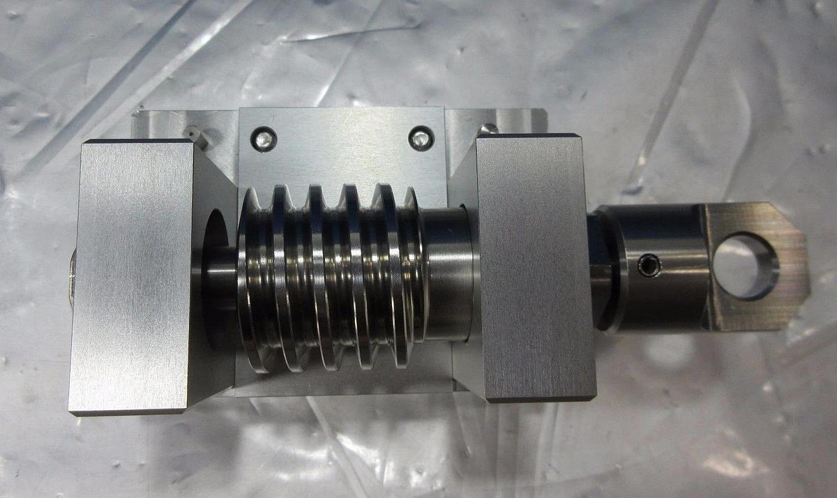 Used TEL Tokyo Electron 5080-92512-11 TOOL(Z) IRAM XY-P5951 Used Working