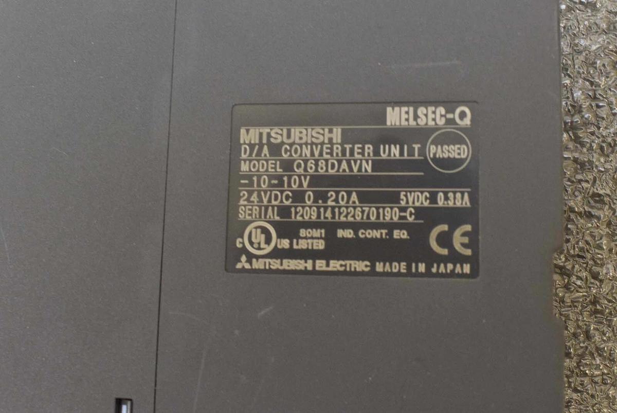 Used Mitsubishi Q68DAVN D/A Converter PLC Module MELSEC-Q Working Surplus