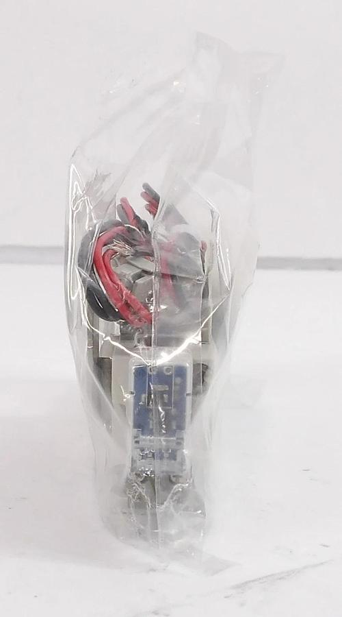 Used SMC SY7420-5L7-02N-F2 Solenoid Valve Reseller Lot of 8 New Surplus