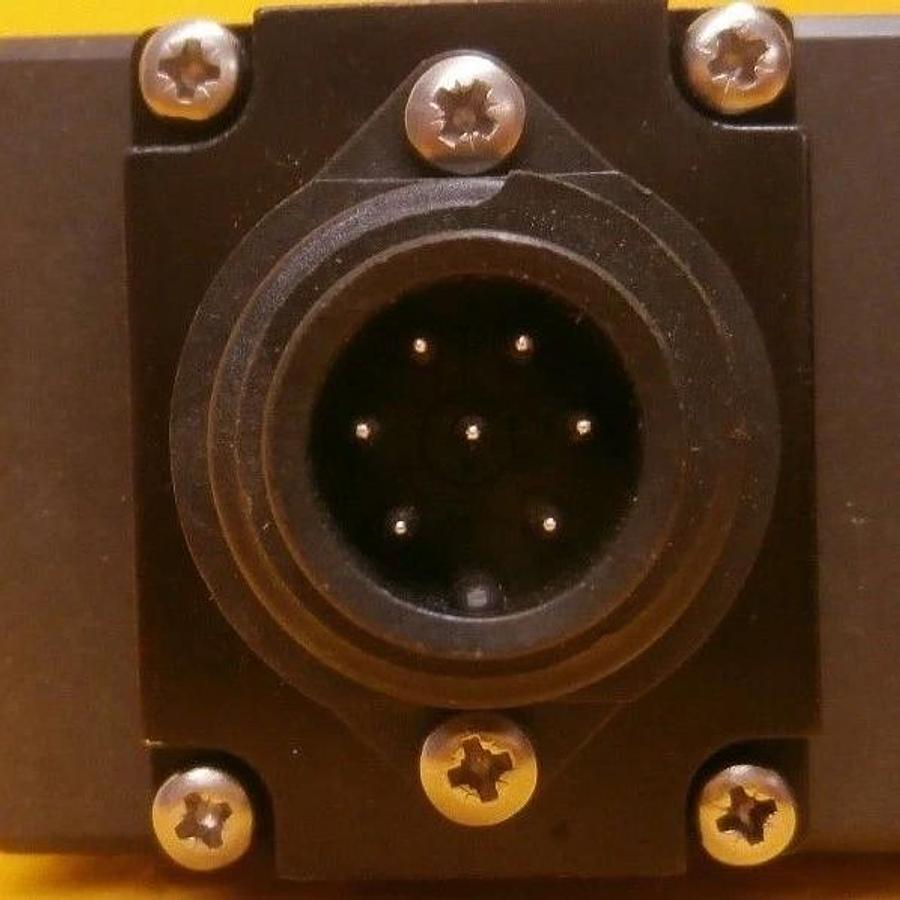 Used VAT 02012-BE24-ABD1 Pneumatic Vacuum Slit Valve Used Working