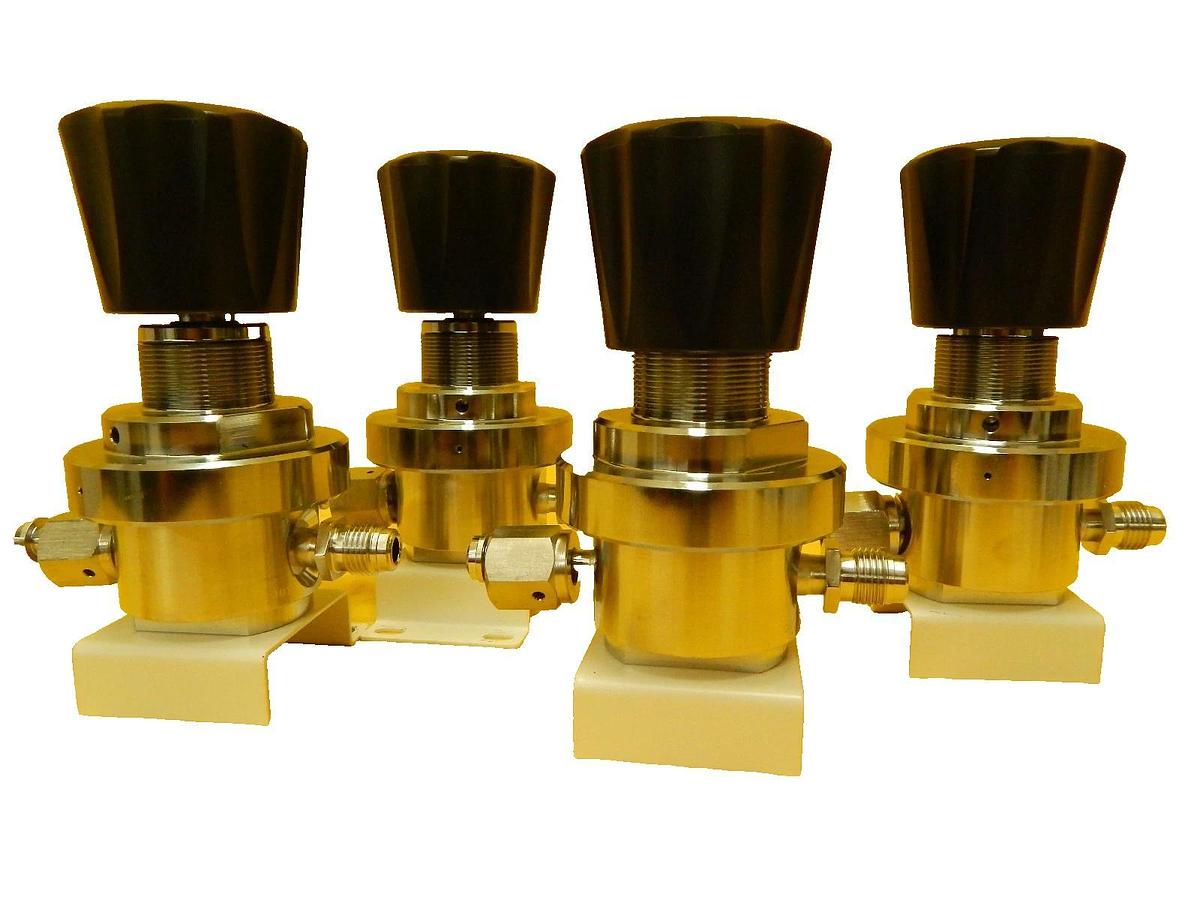 Used Tescom 44-2662-R92-067 Manual Pressure Regulator Lot of 4 Used