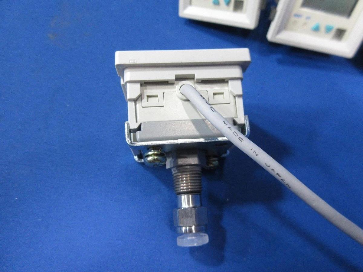 Used SMC ISE4L-01-25 Pressure Switch Reseller Lot of 4 Used Working