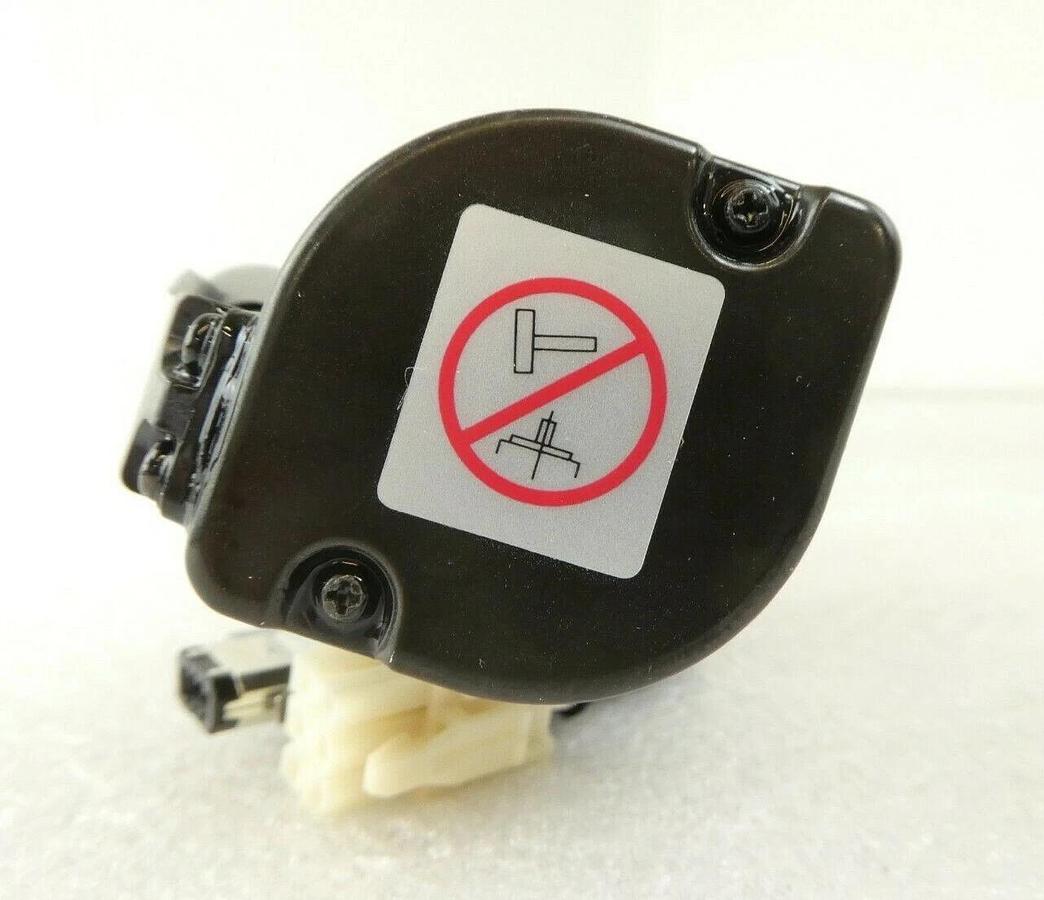 Used Yaskawa SGMAH-A5A1A6C Servo Motor Step-and-Repeat Nikon NSR FX-601F Working