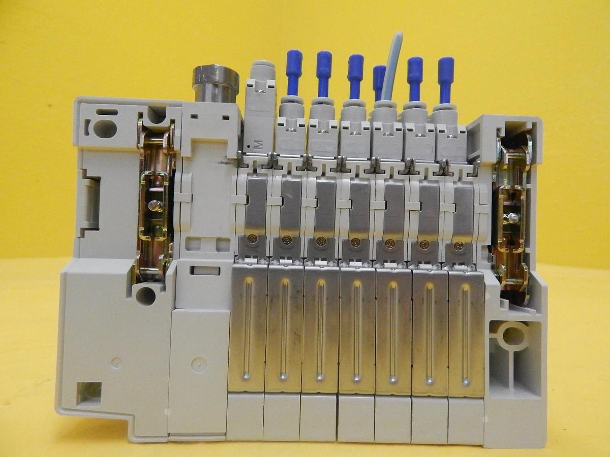 Used TEL Tokyo Electron SVC4 7-Port Manifold SMC SQ1131Y-5-C4-Q PR300Z Used Working
