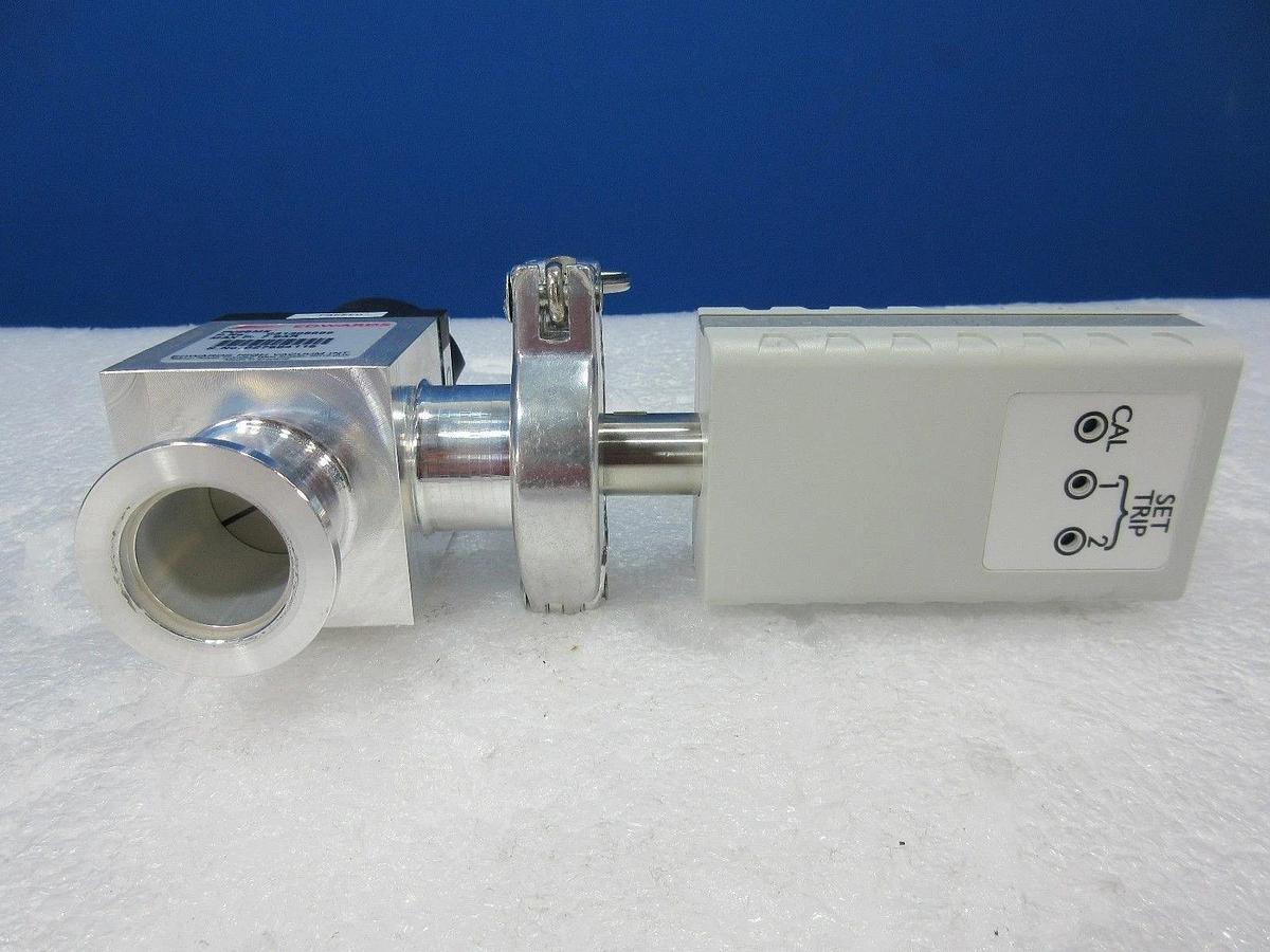 Used Edwards C31315000 Isolation Valve with D02384000 Pirani Gauge Used Working
