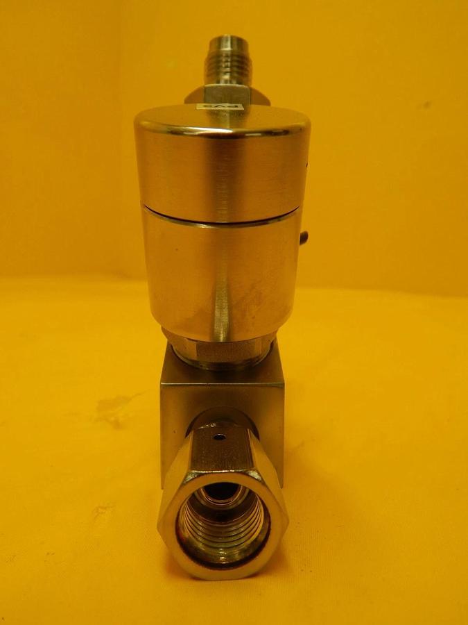 Used APTech AP3550S DUAL V FV4FV4FV4 HPS/2 3-Way Pneumatic Valve Used Working