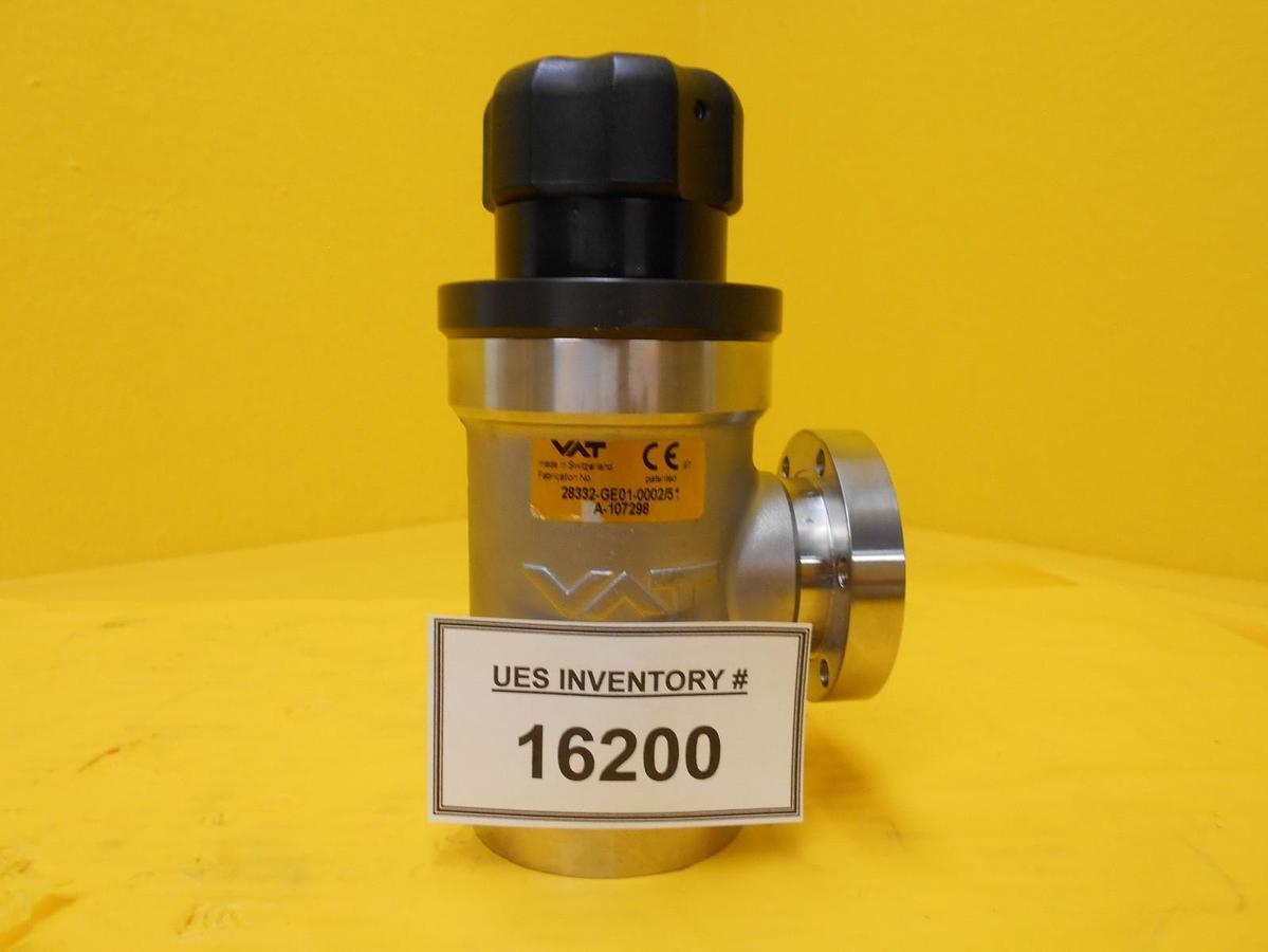 Used VAT 28332-GE01-0002 Manual Right Angle Vacuum Valve UHV Used Working