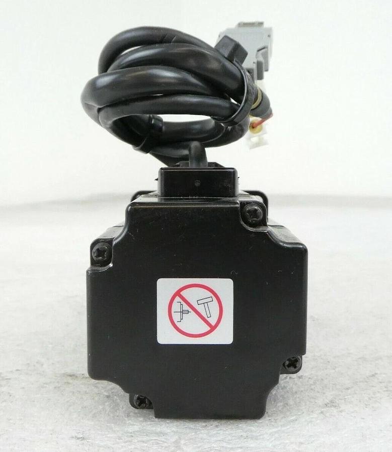 Used Yaskawa Electric SGMAH-A8A1A-YR41 AC Servo Motor Nikon NSR-S610C Working