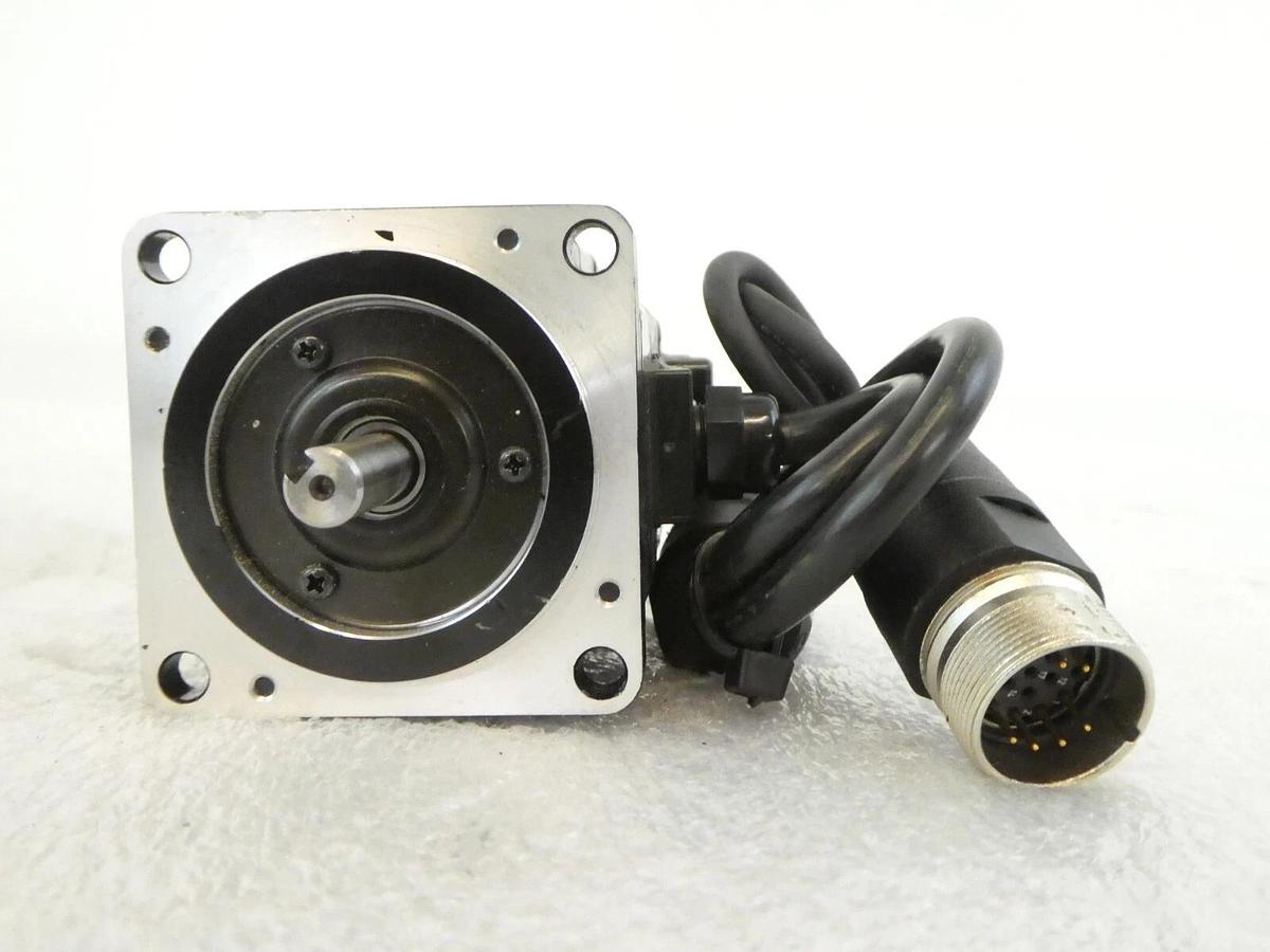 Used Yaskawa SGMPH-01A1E4CD Servo Stepping Motor Reseller Lot of 3 Working Surplus