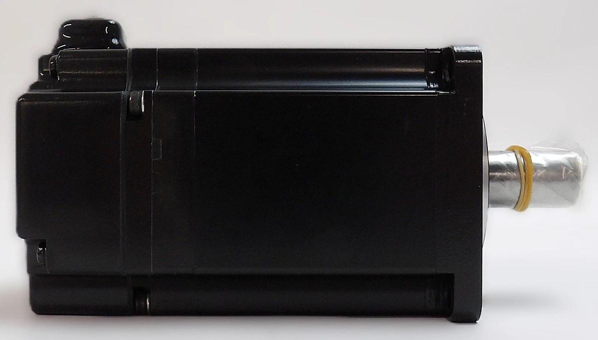 Yaskawa Electric SGMJV-04ADA21 AC Servo Motor New Surplus