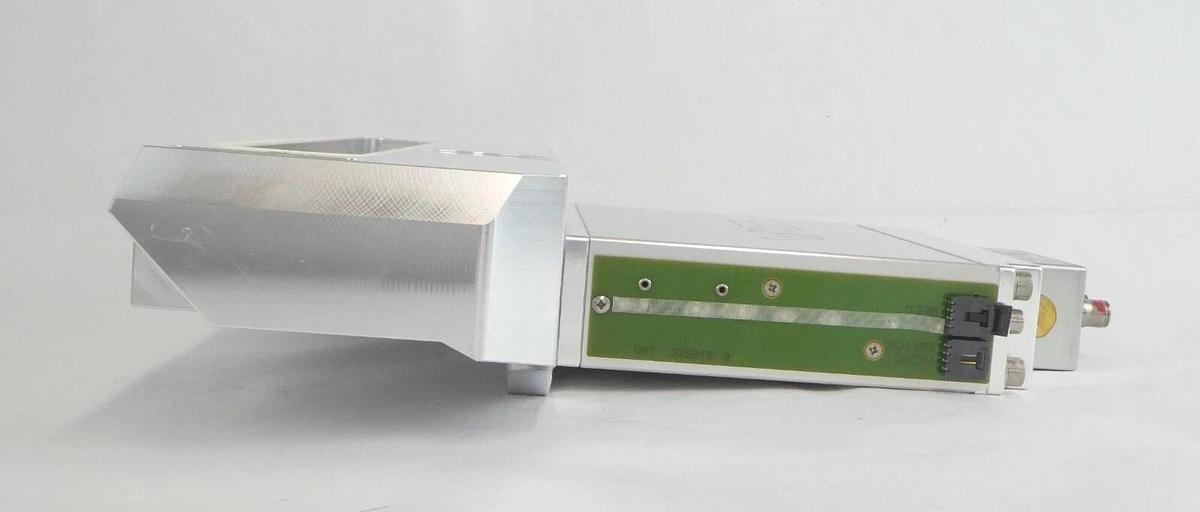 VAT 0340X-CA24-BXC1 300mm Pneumatic Chamber Slit Valve New Surplus