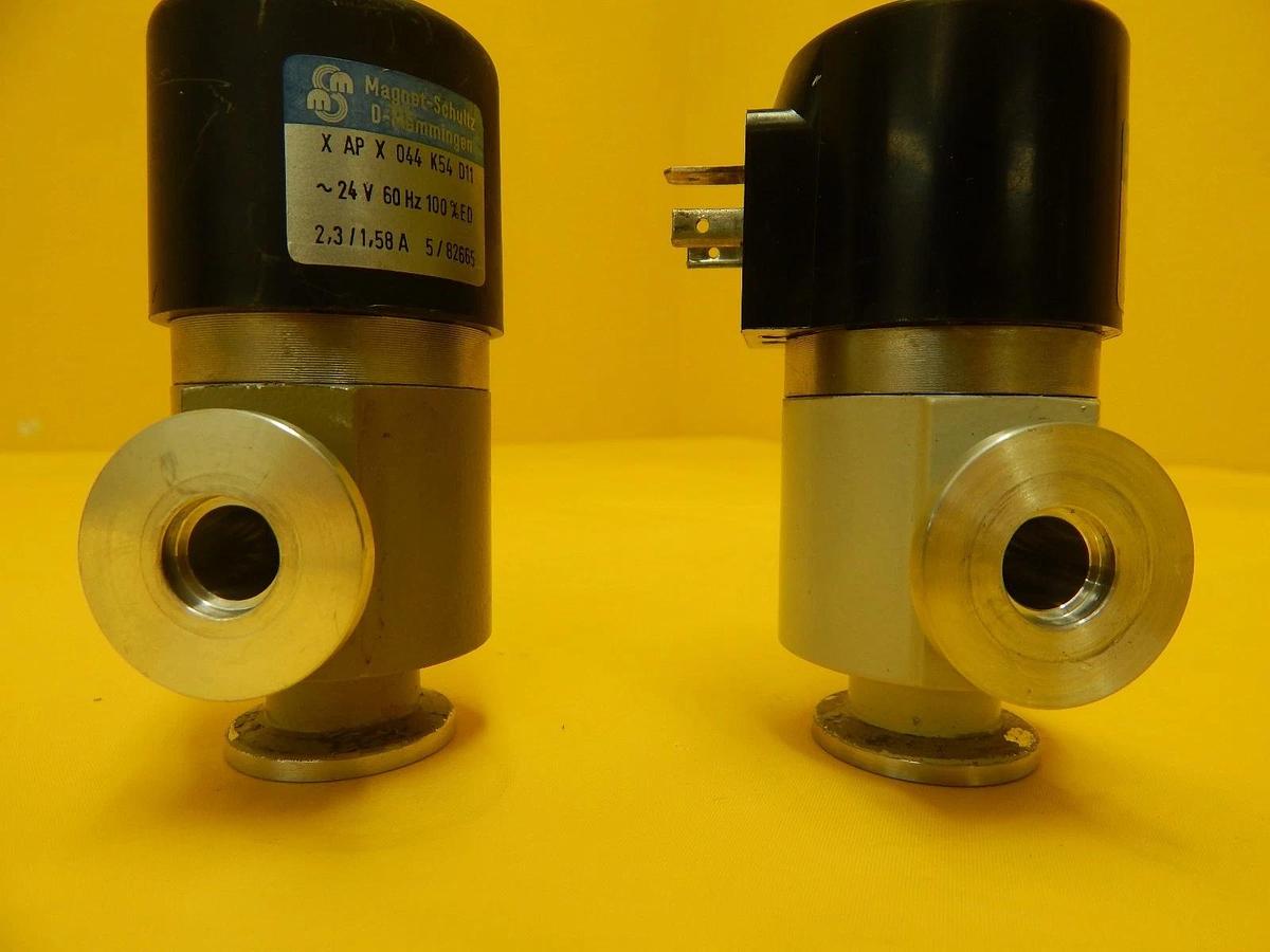 Used Magnet-Schultz XAPX044K54D11 Vacuum Switch Balxers EVC 010 M Lot of 2 Used