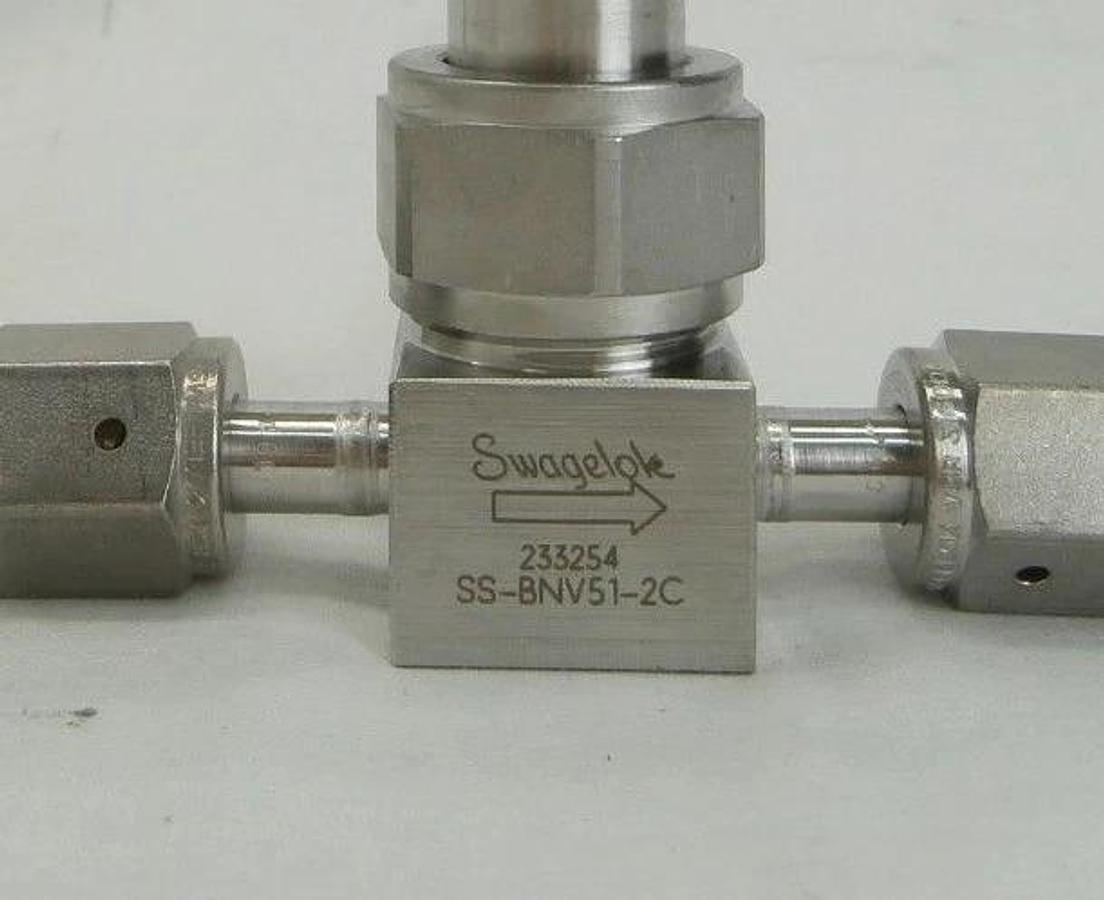 Used Swagelok SS-BNV51-2C High-Purity Bellows Valve AMAT 9150-00178 Used Working