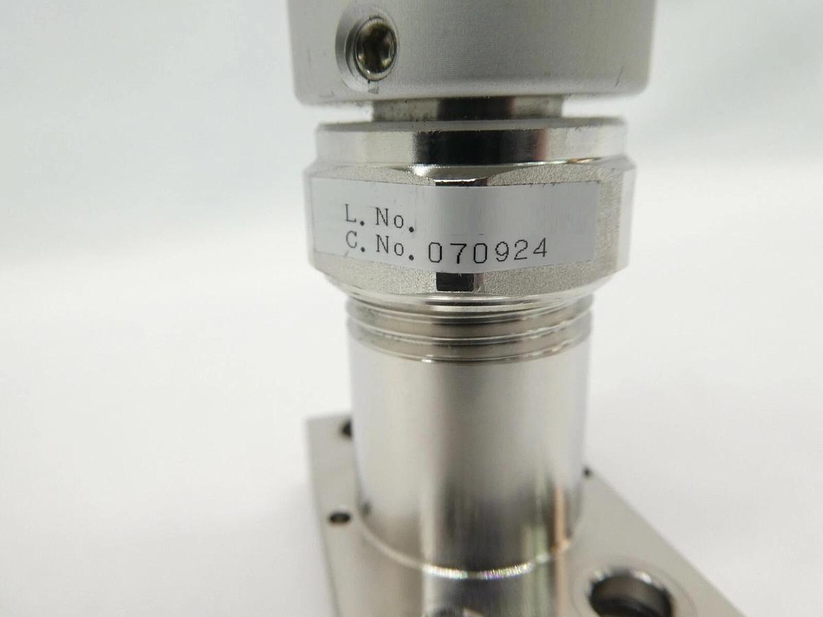 Used Fujikin 070924 Pneumatic Diaphragm Valve 0.39 ~ 0.59MPa N.C. Lot of 10 Working