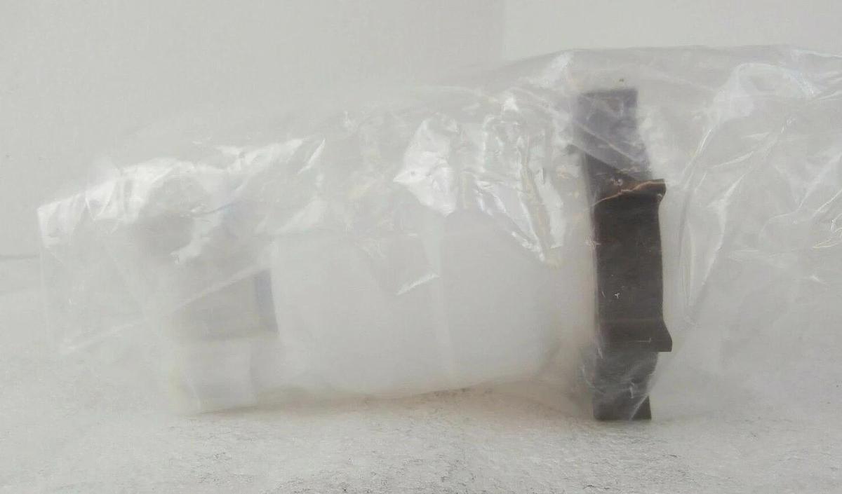 Entegris DHT-00-04-000 Dispense Head Slurry Delivery Fluoroware New Surplus