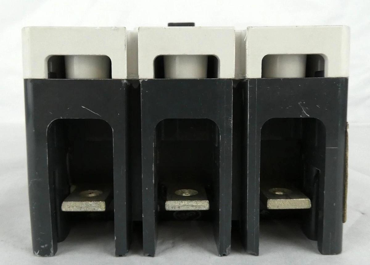 Used Eaton 6642C76G21 KDB 35K 3-Pole Industrial Circuit Breaker KDB3400W Working
