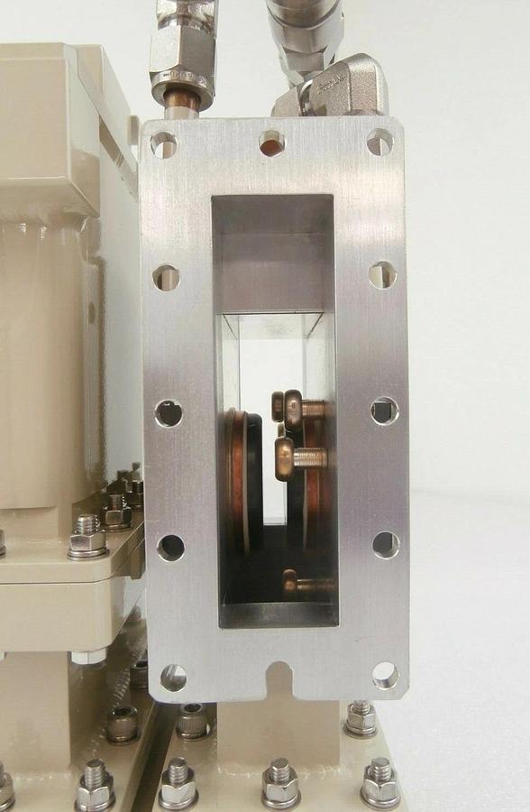 Used Nihon Koshuha WUG-022NK13D2URT2 Waveguide 2GHz Microwave RF Working