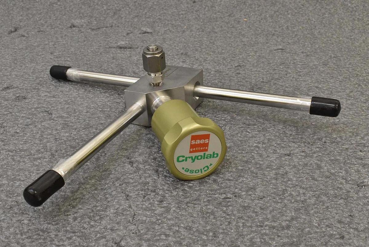 Used Saes Getters SVC504M304-7 Valve Assembly