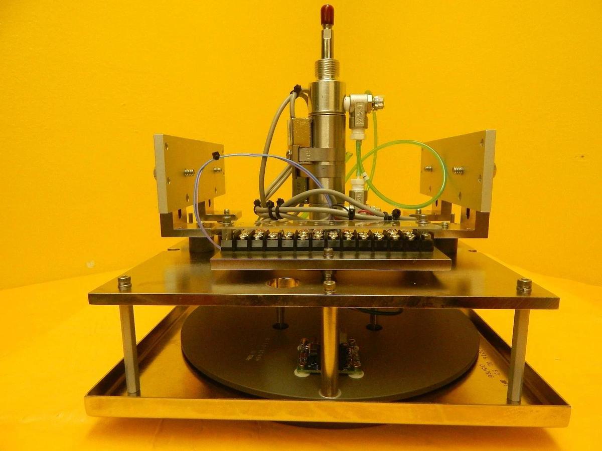 Used SVG Silicon Valley Group 40615-01-0 Chill Plate End Station 90S DUV Used Working