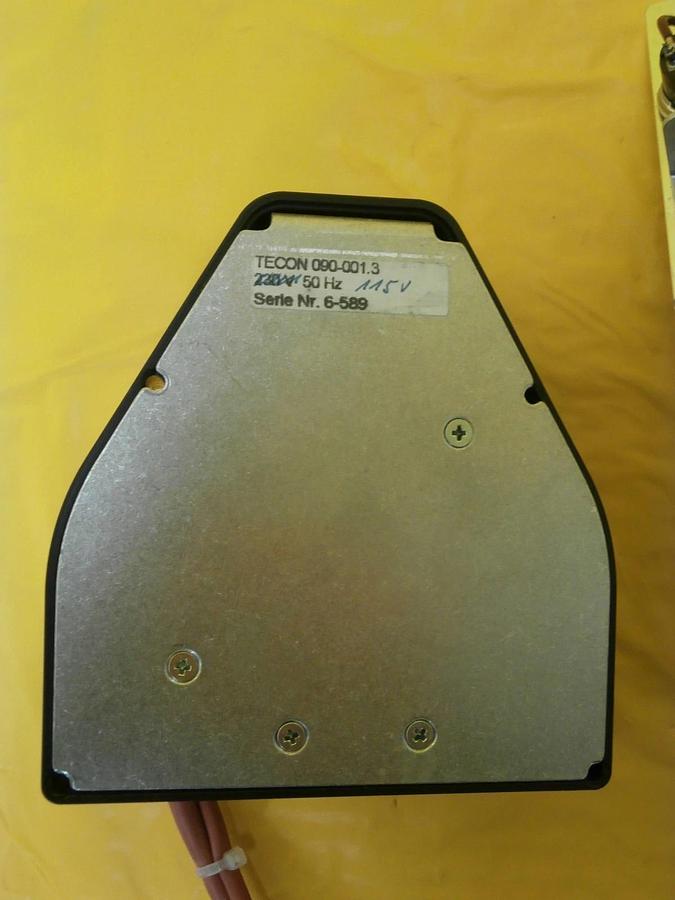 Used VAT TECON 090-001.3 650 Series Gate Valve Heater Controller and Elements Used