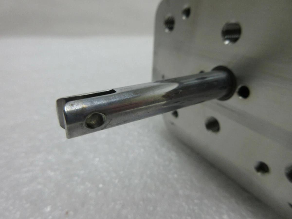 Used VAT 01034-KE11-AAR2 Mini UHV Gate Valve Actuator Body No Gate Used Working