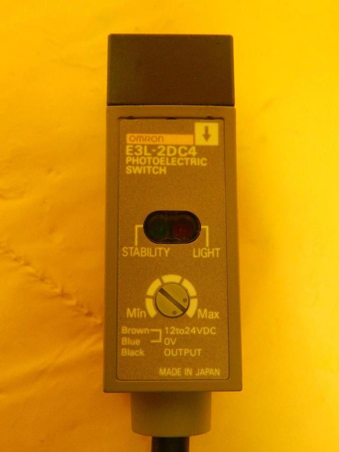 Used Omron E3L-2DC4 Photoelectric Switch Reseller Lot of 4 Used Working