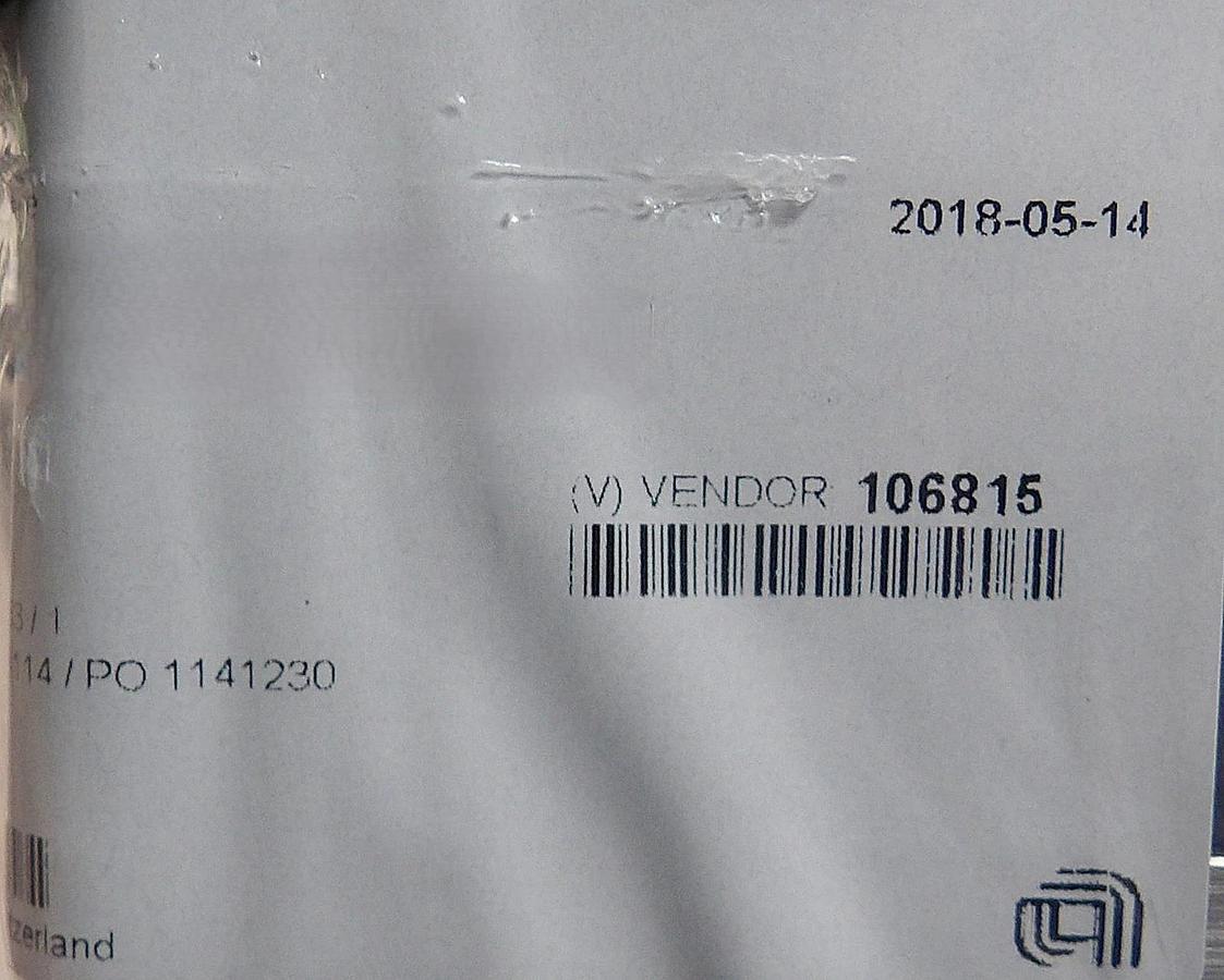 VAT 28432-GE11-BTY1 UHV Angle Valve Series 28.4 AMAT New Surplus