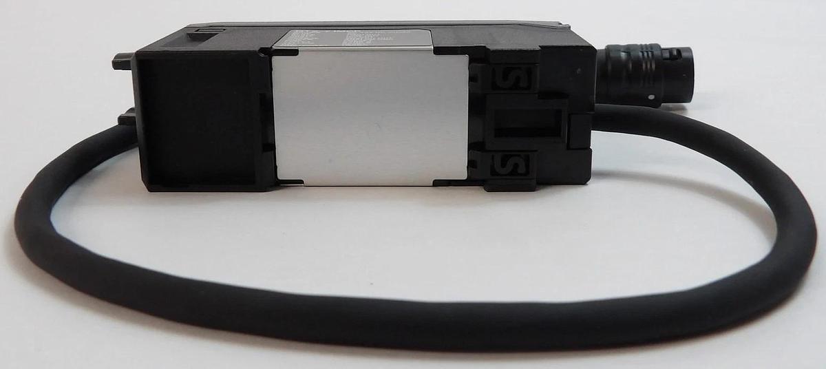 Keyence GT2 Series Laser Sensor and Amplifier GT2-H12 GT2-71MCP Set of 2 New