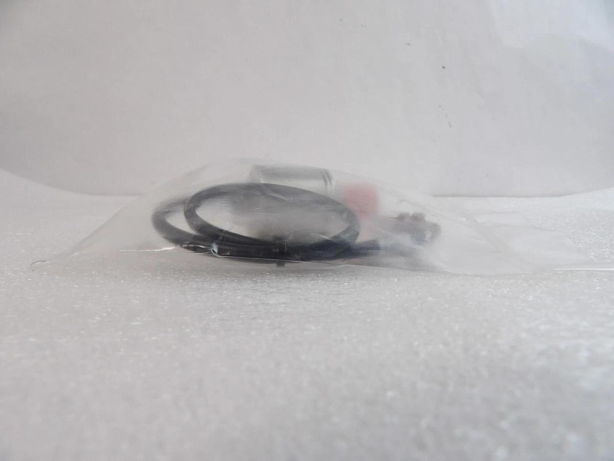 UE Precision Sensor E36W-H42 Pressure Switch AMAT 1270-01701 Lot of 2 New