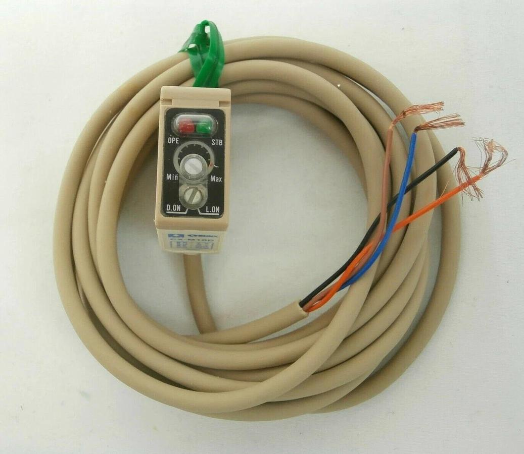 Sunx CX-M10 Photoelectric Sensor with an Inverter Light Reseller Lot of 2 New