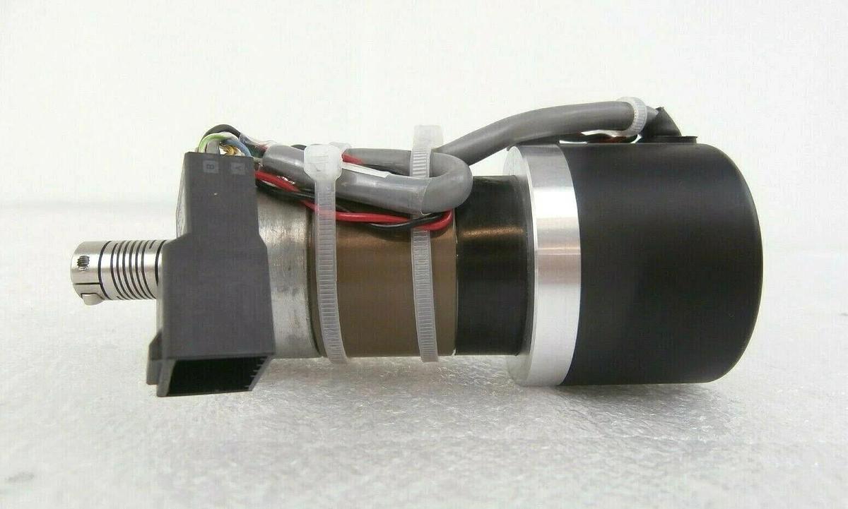 Used Yaskawa UTOPI-020SC Minertia Motor Theta-Axis UGQMEM-01SNQ71 NSR-S204B Working