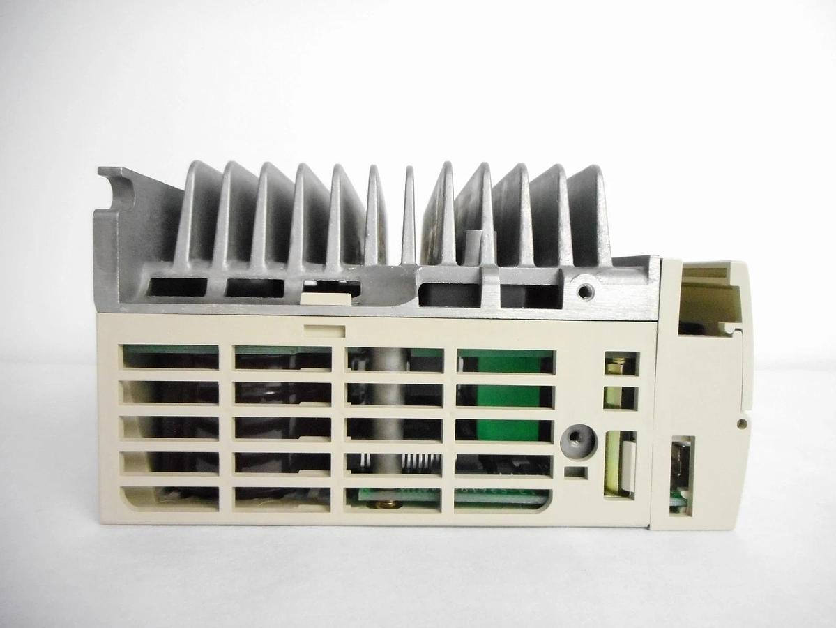Used Yaskawa Electric SGDA-04VS Servo Drive SERVOPACK Used Working