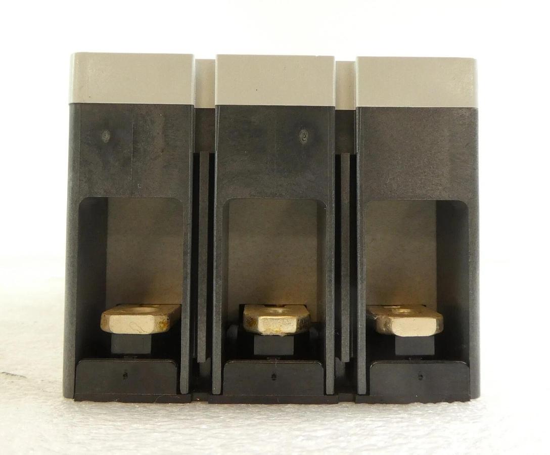 Used Eaton JGH3250NN 3 Pole Industrial Circuit Breaker J250H ELJBN3250W Working