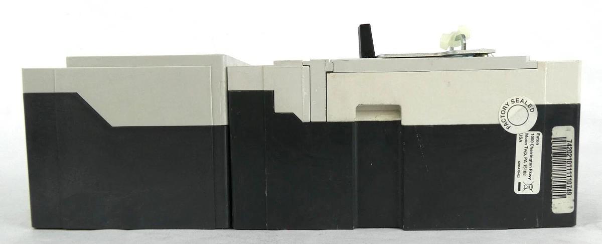 Used Eaton JGE3250NN Industrial Circuit Breaker J250E 69D2551G10 Lot of 2 Working