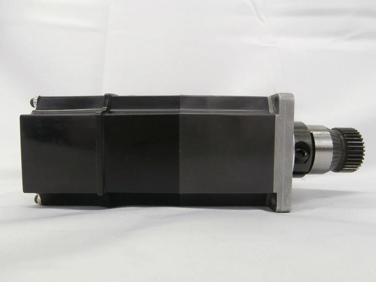 Used Mitsubishi Electric HC-MF23BG1-UE AC Servo Motor 200W Working Spare