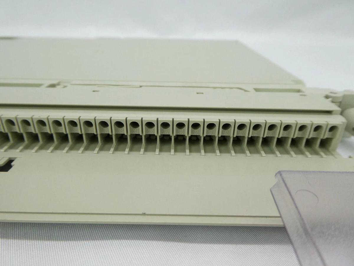 Used Siemens 6ES5451-4UA13 Digital Output PCB Card SIMATIC VP F0 Balzers Unaxis Spare